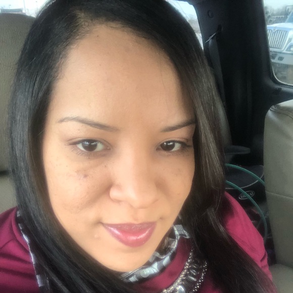 Meet your Posher, Emily - Picture 1 of 1